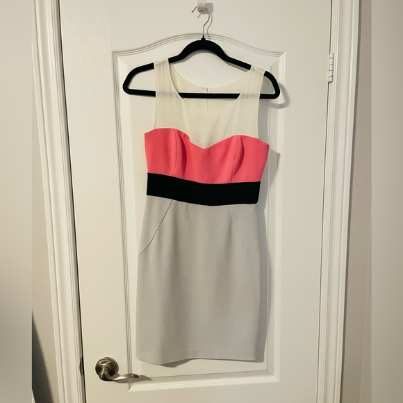 Dress for any occasion - Picture 2 of 2